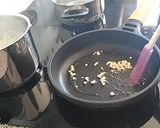 Foto del paso 5 de la receta Tortellinis en salsa con tomate y espinacas
