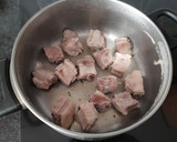Foto del paso 3 de la receta: Costillas con garbanzos, fideos y espinacas