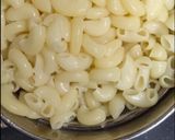 A picture of step 1 of Creamy macroni.