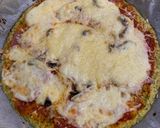 A picture of step 3 of Cauliflower Pizza.