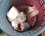 Foto langkah ke 1 dari resep Ikan bandeng bumbu kuning kemangi.