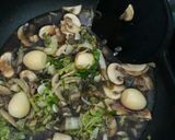 Foto langkah ke 4 dari resep Cah Jamur Lada Hitam.