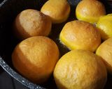 Foto langkah ke 5 dari resep #19. Donat (& roti) Labu Kuning Lembut Menul2.