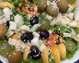 A picture of step 4 of Cocktail salad.