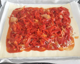 Foto del paso 1 de la receta: Empanada de atún y pimientos rojos asados