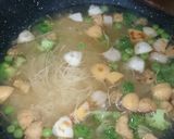 Foto langkah ke 3 dari resep Misoa kuah bakso.