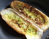 Foto langkah ke 4 dari resep Sup Merah Garlic Bread.