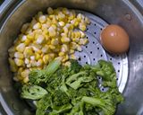 Foto langkah ke 1 dari resep Vegetable Pomegranate Salad (Salad Sayur Buah Delima).