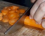 Foto langkah ke 3 dari resep Tumis Brokoli Wortel.