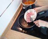Foto del paso 5 de la receta: Lentejas con pollo y picatostes