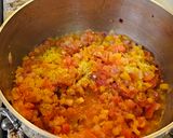 A picture of step 2 of Colorful Stewed Tuna.