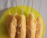 Foto langkah ke 5 dari resep Nasi Kepal Goreng Tusuk.