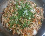 A picture of step 5 of Stir fried Udon noodles /chicken Udon noodles.