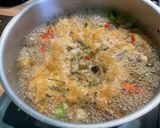 Une image de l'étape 25 de Soupe de lentilles aux tomates, poivrons et bouillon de gambas.