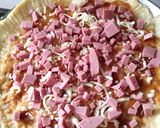 A picture of step 2 of Chicken and Ham Pizza.