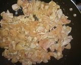 A picture of step 2 of Chilli garlic chease mayo chicken bread.