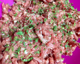 Foto del paso 2 de la receta: Hamburguesa casera de ternera, espinacas y queso de Cabra