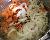 Foto del paso 4 de la receta: Pollo al escabeche