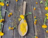 Foto del passaggio 4 della ricetta Polvere di petali di calendula