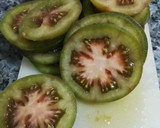 Foto del paso 1 de la receta: Tomates verdes fritos