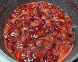 Foto langkah ke 3 dari resep Puding Susu Vanilla Strawberry Compote.