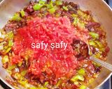 A picture of step 4 of Shakshuka with Eggs and Pastrami.