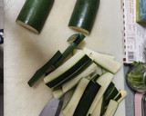 Foto del paso 1 de la receta: Calabacín con champiñón rico rico