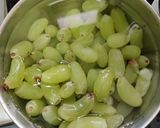 A picture of step 1 of Green grapes and raw mango chutney.