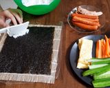 Foto langkah ke 2 dari resep Sushi Roll.