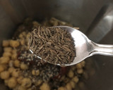 Foto del paso 5 de la receta: Paté de berenjena asada, garbanzos y tomate seco con albahaca 🌿 (versión mambo y normal)