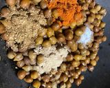 काळा चणा सलाड /काळा चणा चाट (kala chana salad recipe in marathi) रेसिपी स्टेप 1 फोटो