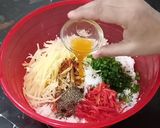 A picture of step 4 of One Bite Vegetables Rice Balls.