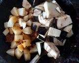 चटपटे आलू बैंगन (Chatpate aloo baingan recipe in Hindi) रेसिपी चरण 3 फोटो