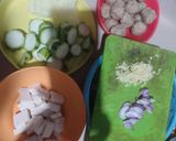 Foto langkah ke 1 dari resep 466 - Sup Oyong Tahu Baso (1- CPApron2026).