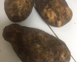 A picture of step 1 of Homemade Deep Fried Potato Crisps.