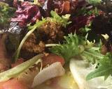 Foto del paso 3 de la receta: Ensalada de brotes 🌱 verdes con crujiente de foie 😋