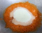 A picture of step 2 of Tricolour semolina halwa.
