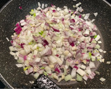 Foto del paso 2 de la receta: Albondigas de pollo en salsa Masala