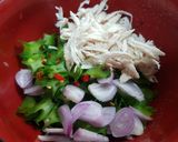 รูปขั้นตอนการทำที่ 4 ของ ยำถั่วพูอกไก่ฉีก