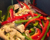 Foto del paso 3 de la receta: Salteado de pavo con verduras al limón en Olla Gm g