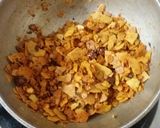 A picture of step 4 of Khakhra chivada.