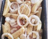 Sült csirkecomb krumplival, salátával recept fázis 2 fotója