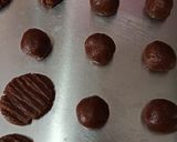 Foto langkah ke 6 dari resep Cookies Cokelat Delfi Hot Cocoa simple.