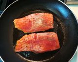 Foto del paso 2 de la receta Salmón en salsa