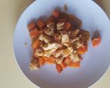 Rámás csirke édesburgonyával és sült krumplival recept fázis 3 fotója