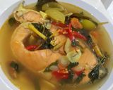 Foto langkah ke 4 dari resep Sop Ikan Salmon.