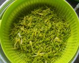Foto langkah ke 3 dari resep Tumis Bunga Pepaya dan Kangkung Khas Manado.