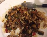 Foto del paso 5 de la receta: Salteado de pollo y verduras con arroz frito