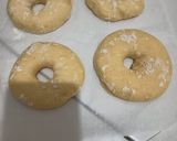 Foto langkah ke 5 dari resep Donat Gula Sederhana.