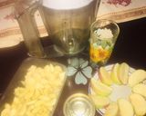 A picture of step 1 of Apple & banana smoothie🍎🍏.
